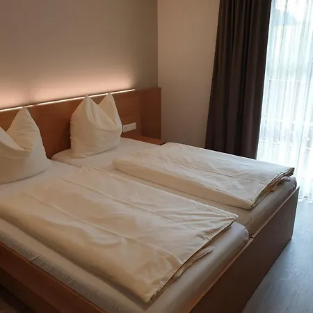 Hotel Neuhofen 2*